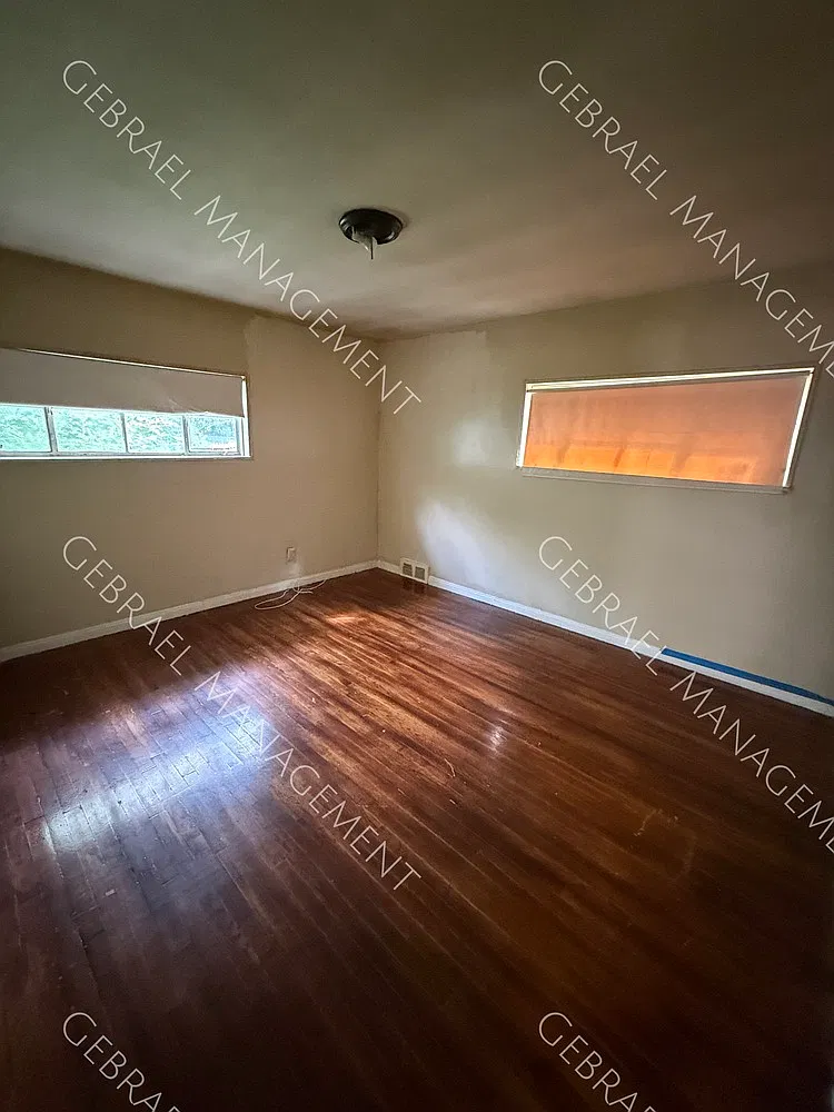 18234 Lesure St — Photo 3