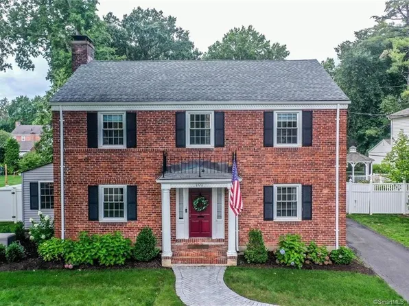 101 Foxcroft Road, West Hartford, CT 06119