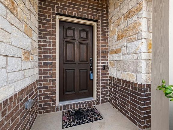 2nd image of 5813 Arbia Ln