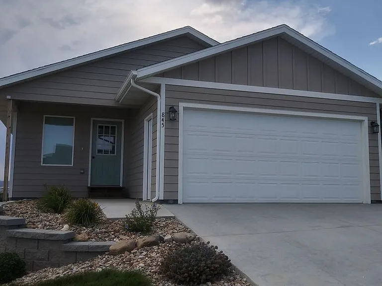 845 Diamond Ridge Blvd — Photo 2