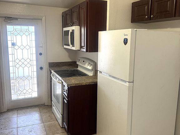 5th image of 1335 Warrington Way