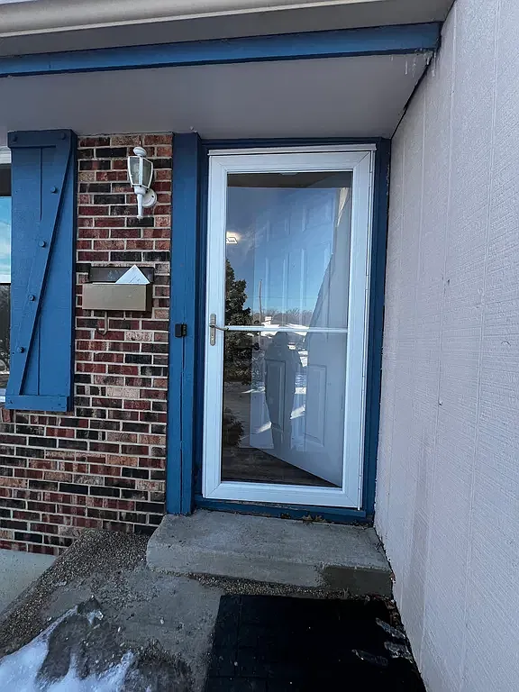 3 bed, 1166 sqft, $2,500 — Photo 2