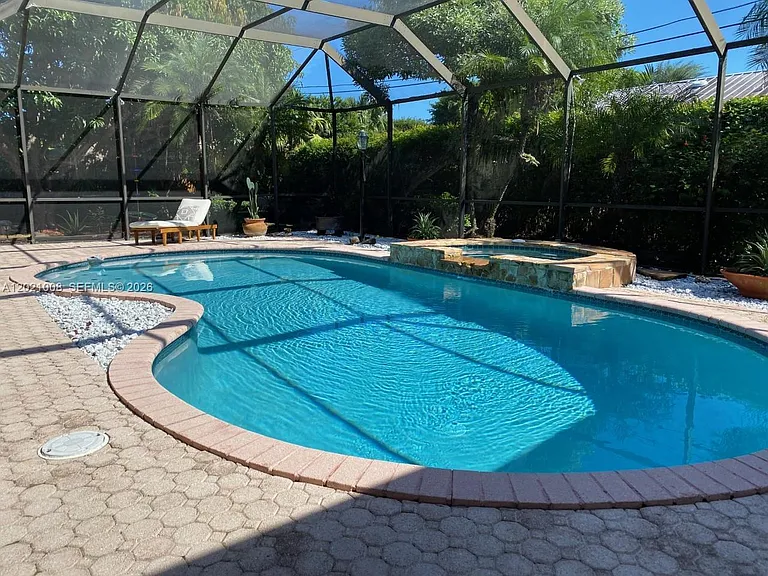 8100 SW 142nd Ter — Photo 17
