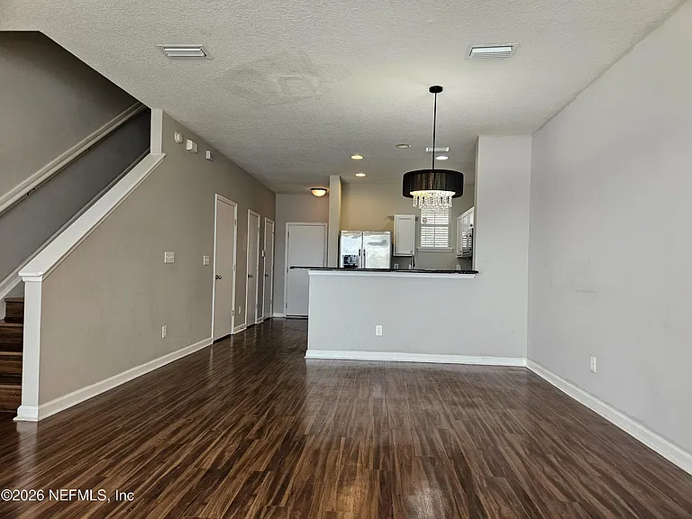 2334 Sunset Bluff Dr — Photo 4