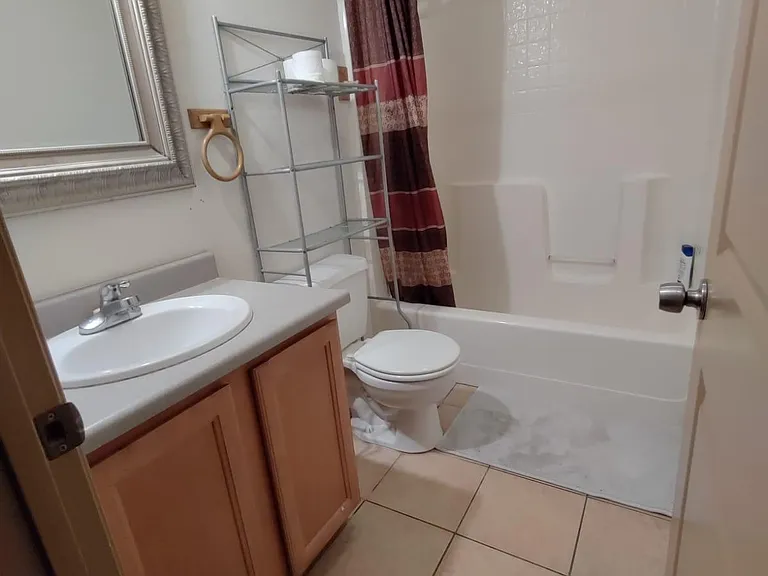 819 H St #14 — Photo 21