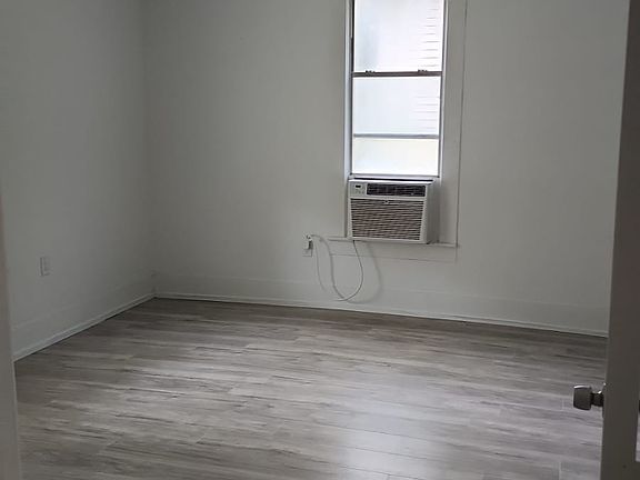 4th image of 1106 E Hearon St #A