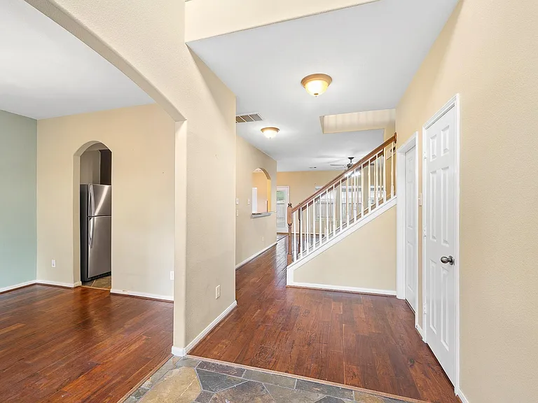 10003 Lynette Falls Dr — Photo 10