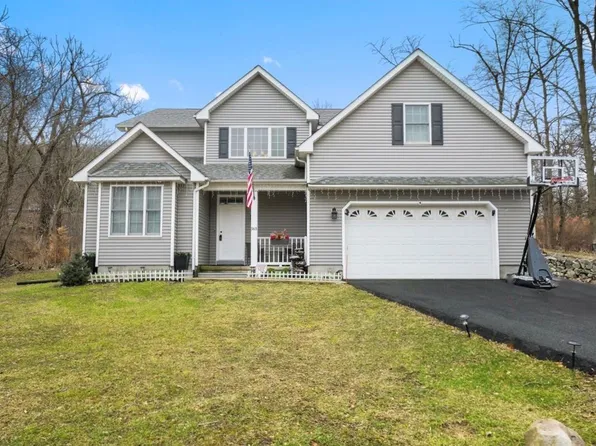 565 Angola Road, Highland Mills, NY 10930