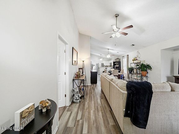 5th image of 6103 Maravian Dr