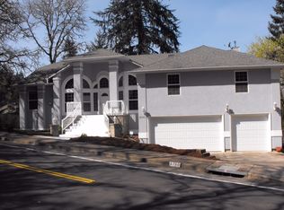 2760 Hawkins Ln, Eugene, OR