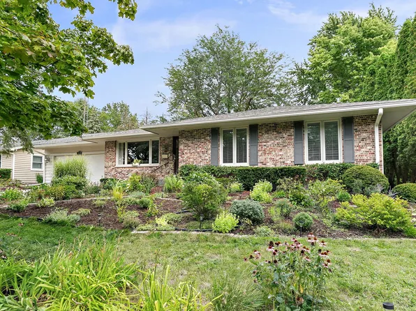 1606 Pickwick Ln, Dekalb, IL 60115