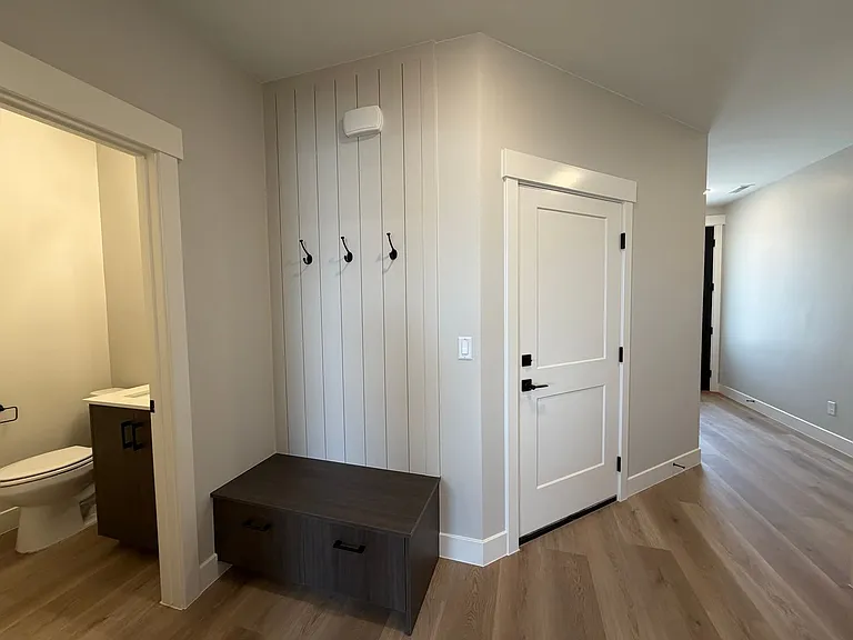 577 E Hemsworth Ln — Photo 7