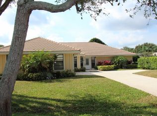 2 Glengary Rd, Palm Beach Gardens, FL 33418