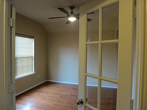 4th image of 1524 Waterfall Ln