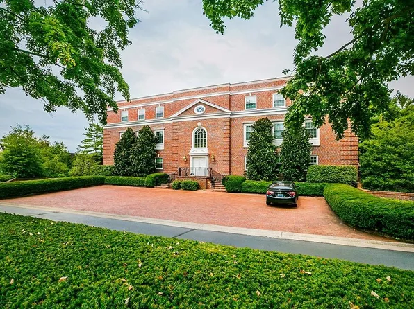 2981 Four Pines Dr APT 5, Lexington, KY 40502