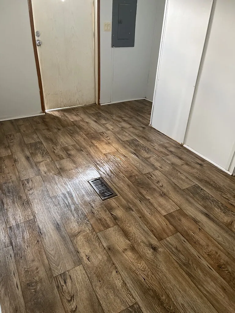 4 bed, 2.0 bath, $800 — Photo 3