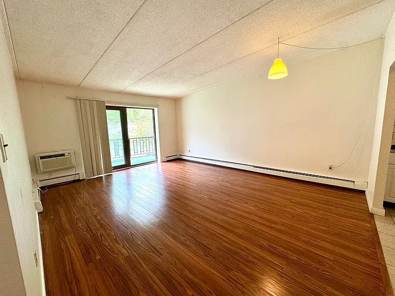 80 N Warren St #20 — Photo 25