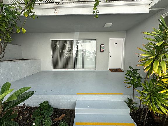 2nd image of 540 Glenrock Ave APT 5