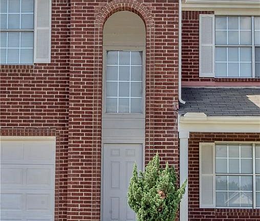 2nd image of 303 Lakehurst Dr