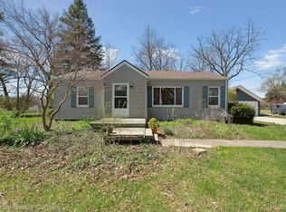 25051 Martindale Rd, South Lyon, MI 48178