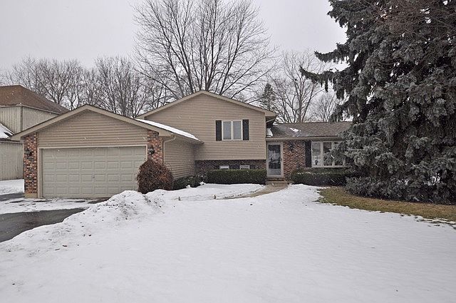 1st image of 552 Belle Plaine Ave