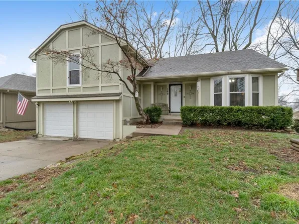 169 Nelson Cir, Olathe, KS 66061