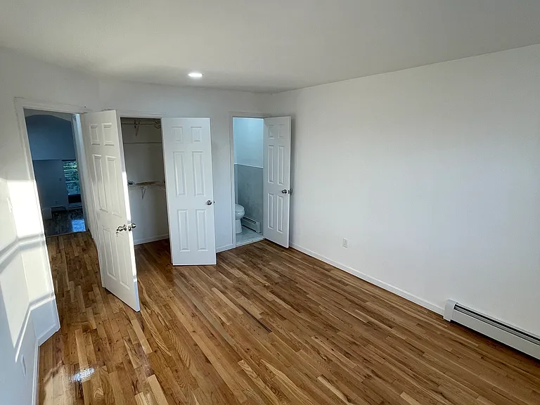 138 Bay 49 St #3 — Photo 15