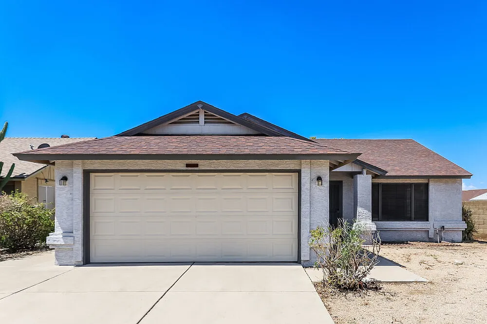3 bed, 2.0 bath, 1200 sqft, $1,875 — Photo 1