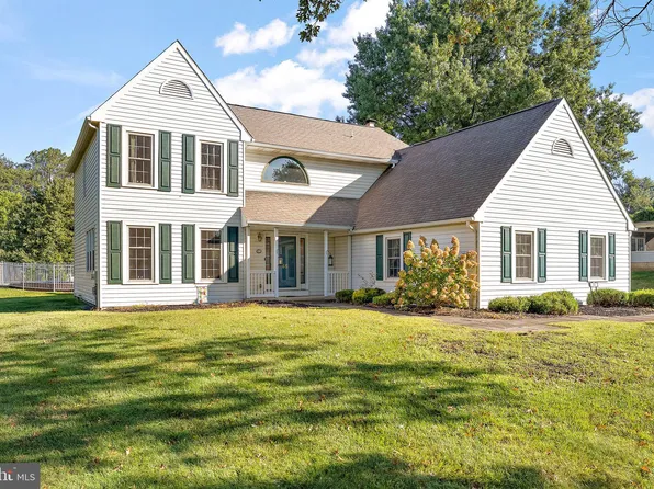 55 Abelia Ln, Newark, DE 19711