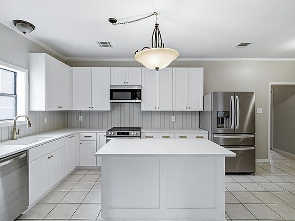 4th image of 3309 Beauvoir Pl