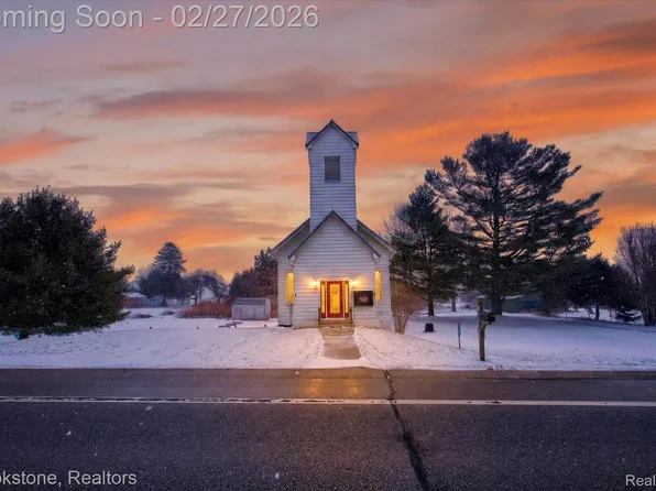 2450 N Lakeshore Rd, Carsonville, MI 48419