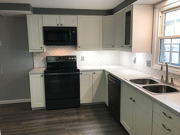 Under cabinet lighting
