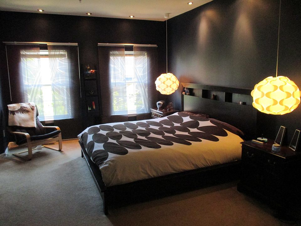 Spacious & Brught Furnished Master Bedroom Suite w/Bath - Wa