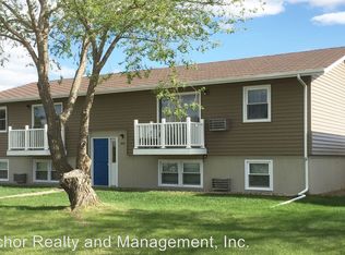 612 18th Ave SE APT D, Minot, ND 58701