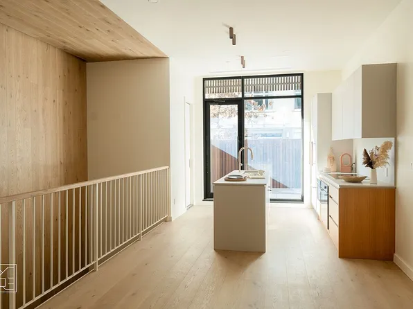 155 Hope St #Townhouse A, Brooklyn, NY 11211