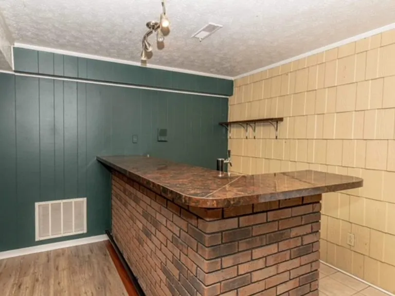 2620 Lesa Ln — Photo 14