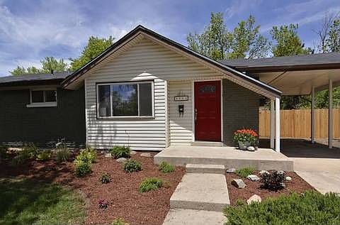 2863_e_peakview_avenue_MLS_HID667773_ROOMfrontporc