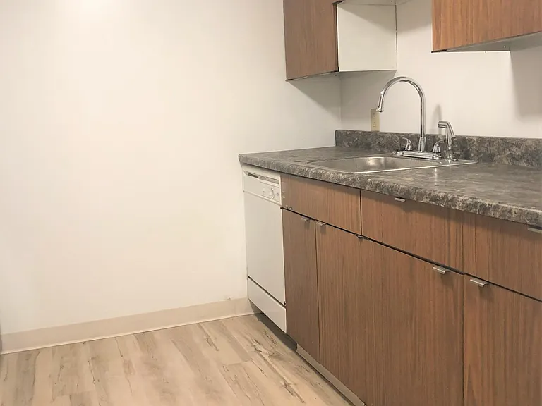 6350 Forward Ave #3R — Photo 17