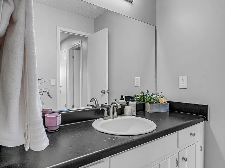 326 Nesbitt Ln — Photo 10