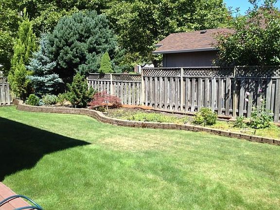 2nd image of 5615 SE Pine St