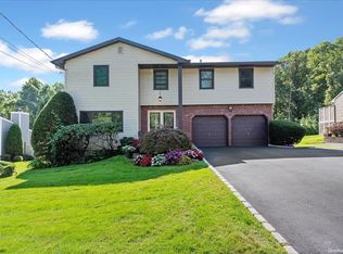 180 Harvard Dr, Plainview, NY 11803
