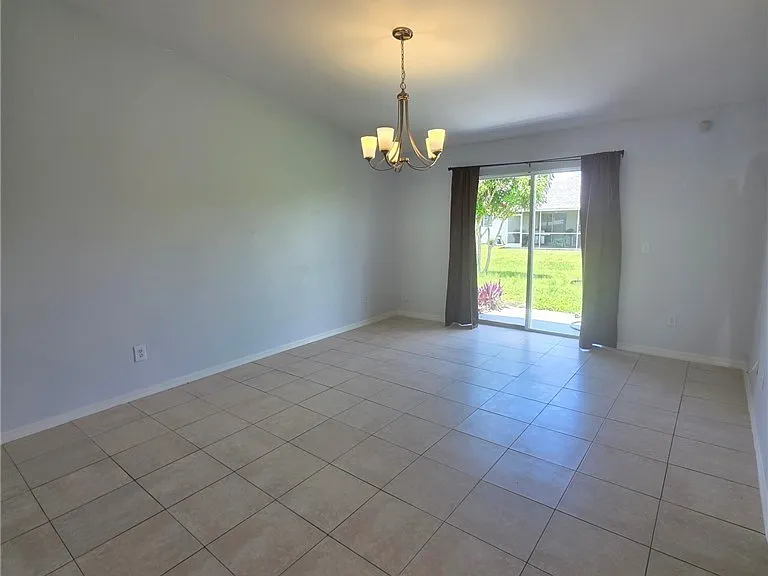 2422 Vernon Ave S — Photo 8
