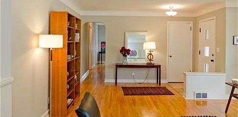 3rd image of 1362 Ryan Ave W