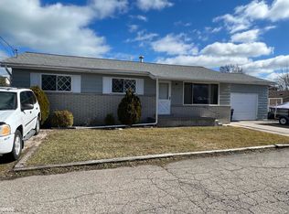 46642 Rose Ln, Chesterfield, MI 48047