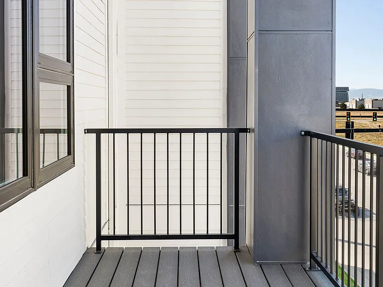 A Line Townhomes Central Park — Photo 20