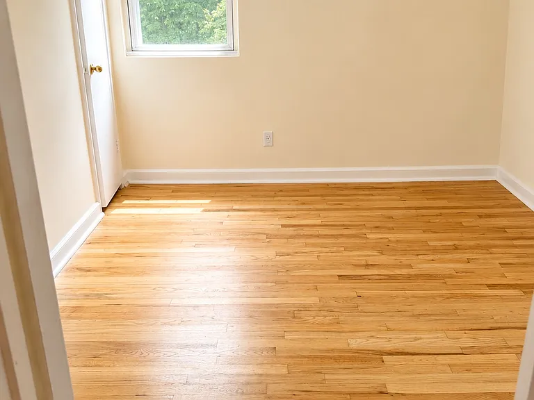 Ridley Station Apartments — Photo 9