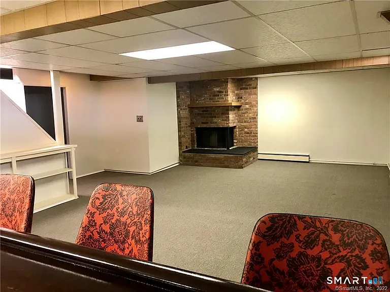 17 Pond Ln — Photo 17