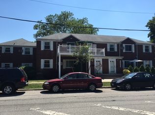 7424 263rd St #2, Glen Oaks, NY 11004