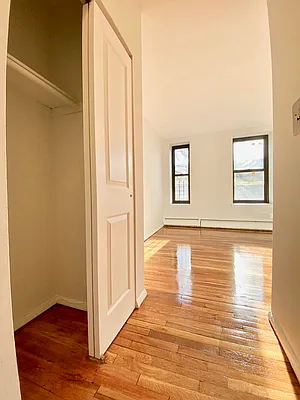 Rented by Zjama Realty Corp | media 6