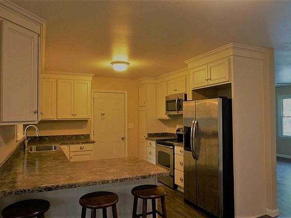 5th image of 415 Roosevelt Dr